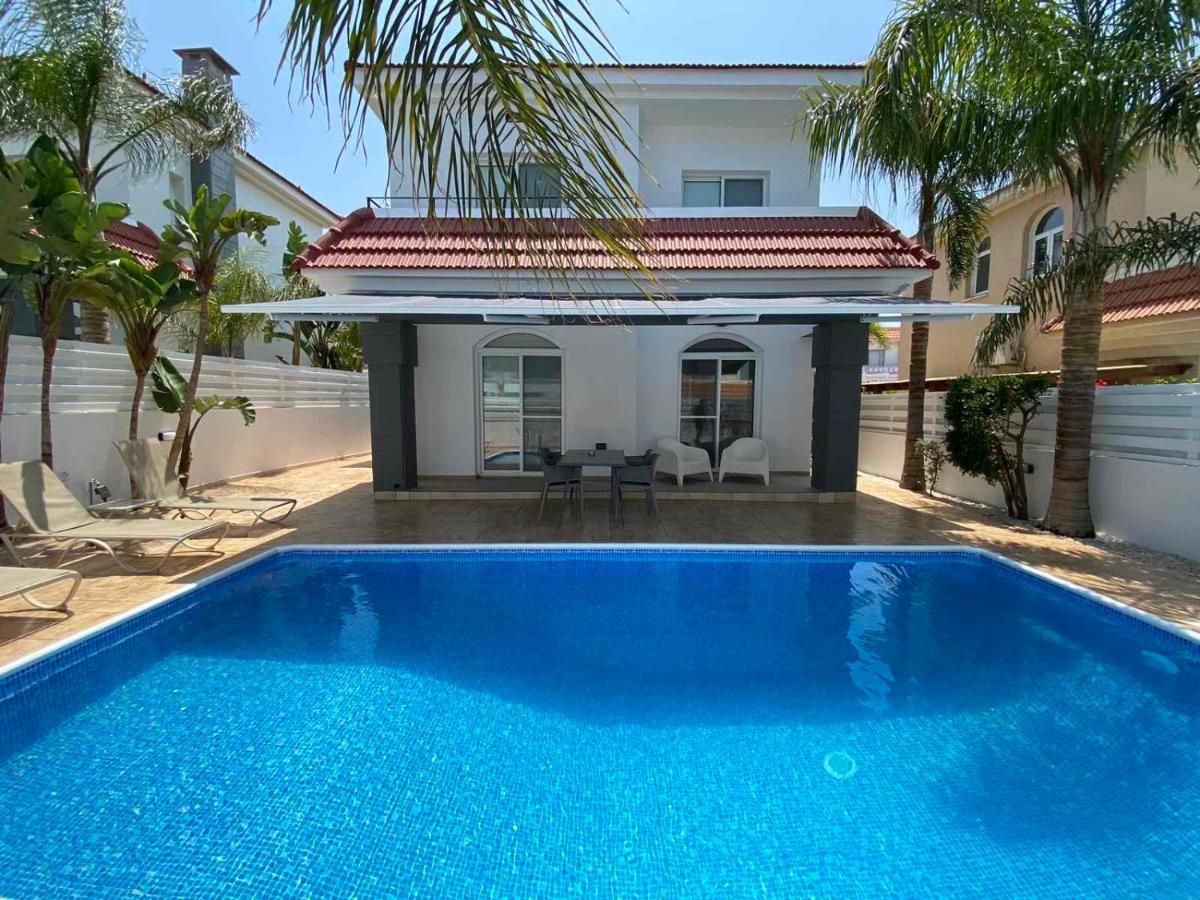 Villa Diana - 200 Meters From Kapparis, Fireman'S Beach พาราลิมนี ภายนอก รูปภาพ